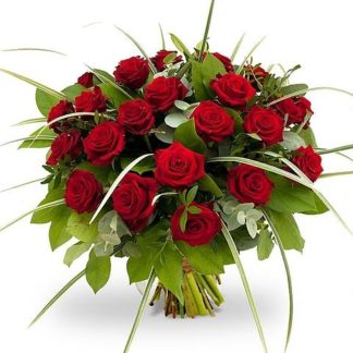 25 red roses with greenery with delivery in Russia.